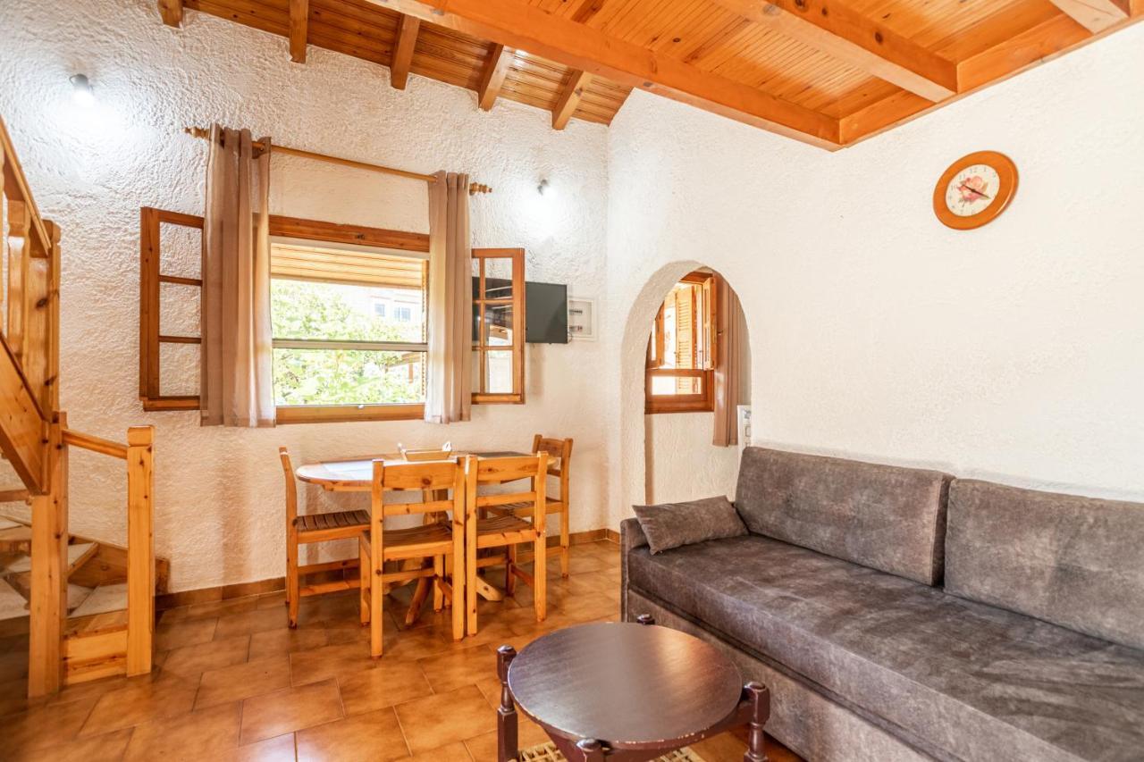 Sophia'S Maisonette 1 Stoupa Bagian luar foto